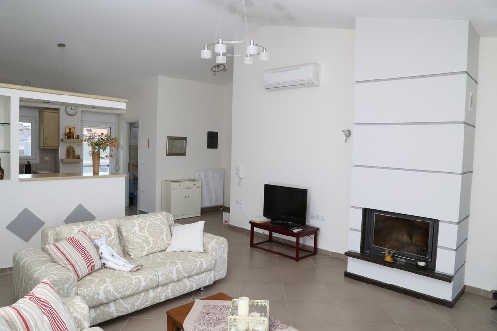Konstantinos Luxury Apartment Keramotí Buitenkant foto